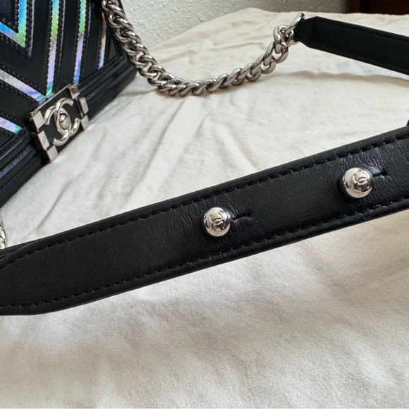 ❌SOLD❌ CHANEL Limited Edition Boy Flap Bag Chevron Lambskin Holographic Medium - Picture 10 of 16